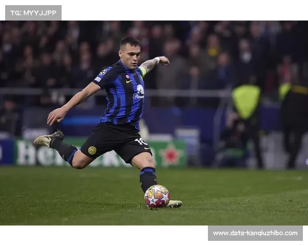 劳塔罗追平国米队史射手榜第三，胸部停球扫射瞬间